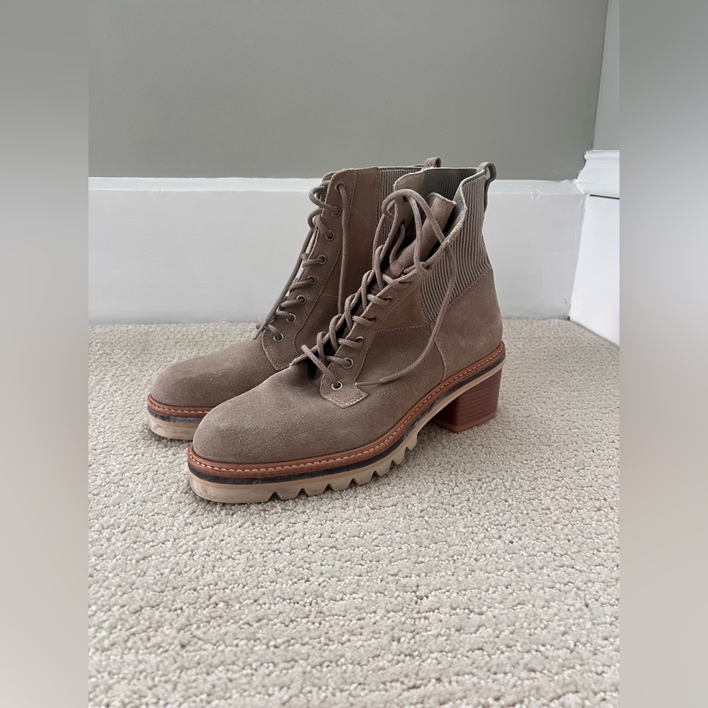 NWOT BERNARDO Salerno Suede Lug Sole Boot